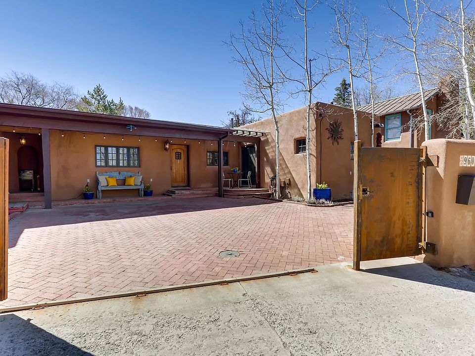 1st image of 960 Acequia Madre