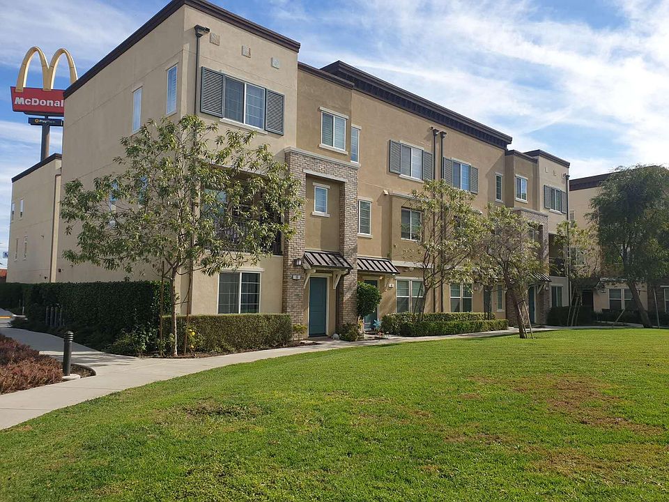 1st image of 10 Eagles Nest Dr