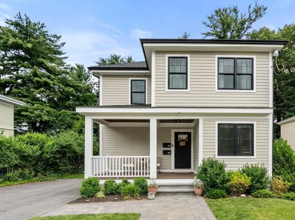 103 Warwick Rd #103, West Newton, MA 02465