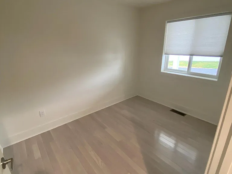 1601 E Shore Dr #B — Photo 5