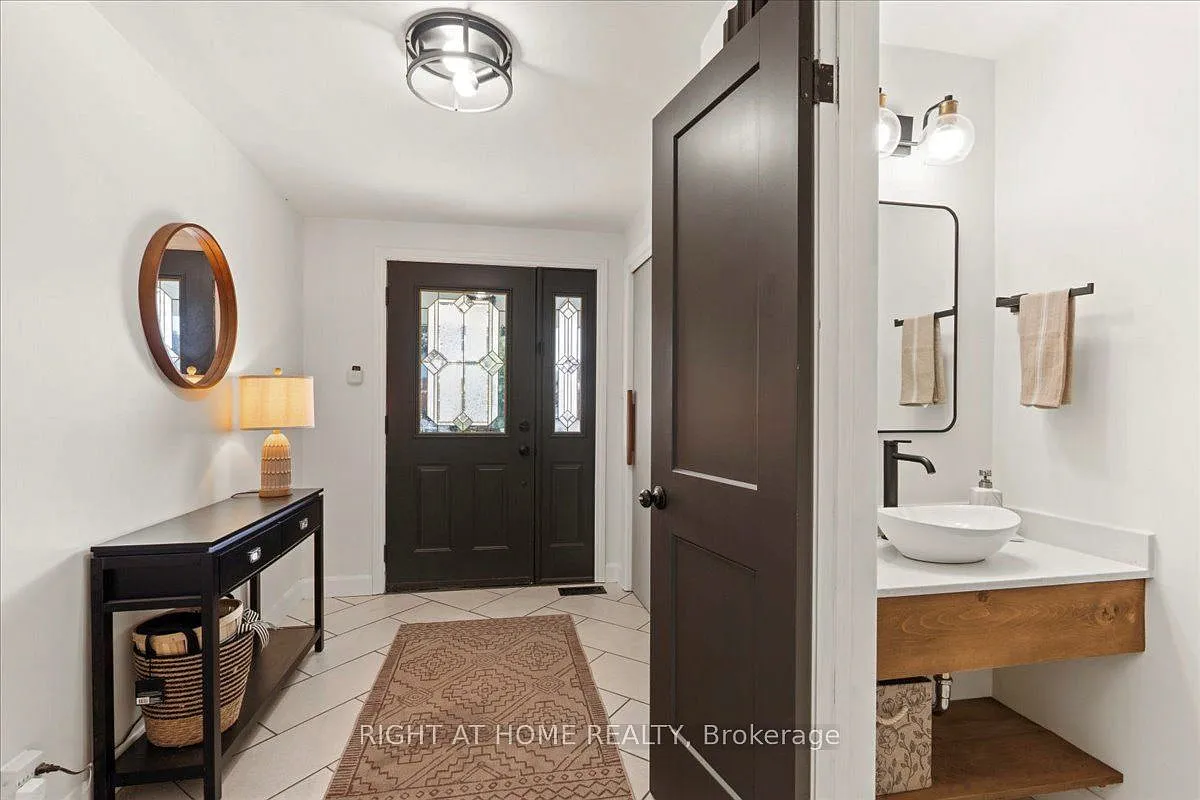 4 bed, $2,800 — Photo 3