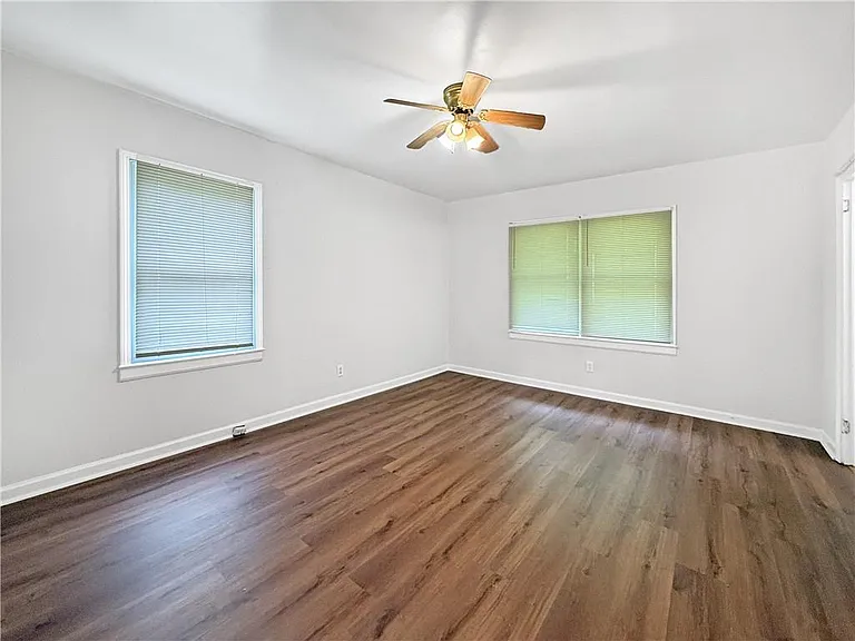 1668 Laurelwood Dr SW — Photo 15