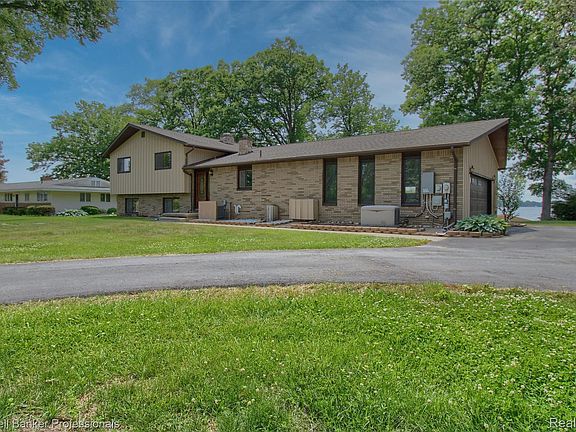 3rd image of 11770 Sunset Ln