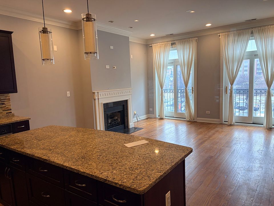 1st image of 216 N Halsted St Unit 3