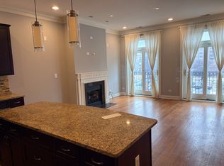 216 N Halsted St UNIT 3, Chicago, IL 60661