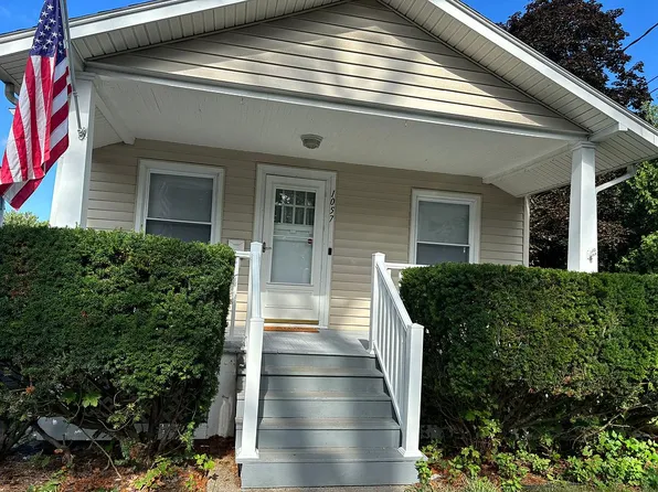 1057 Dean St, Schenectady, NY 12309