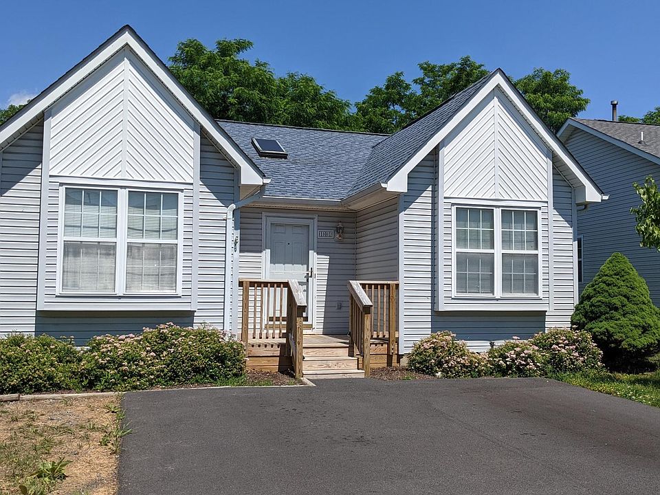 1st image of 101 Deer Hill Ct