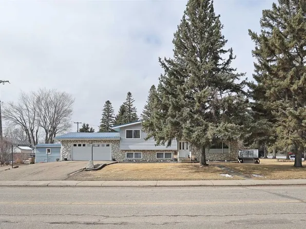 71 Fairview Ave E, Brooks, AB T1R 0N5