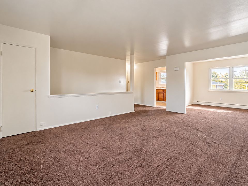 1st image of 290 River Rd #20ab9295c