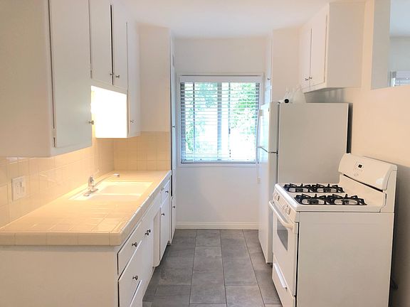 5th image of 612 E Washington Blvd APT 8
