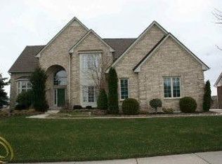 22300 Barclay Dr, Novi, MI 48374