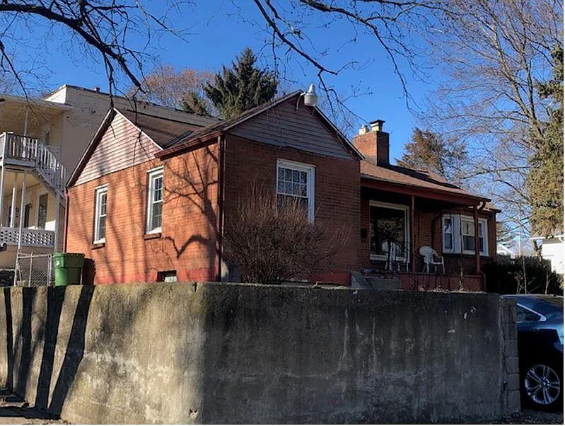80 Maple Grove Ave photo 1