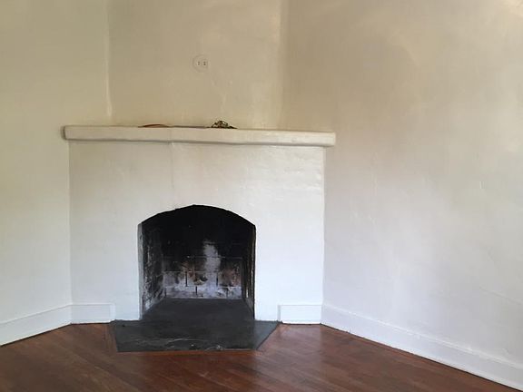 3rd image of 137 Yale Blvd SE