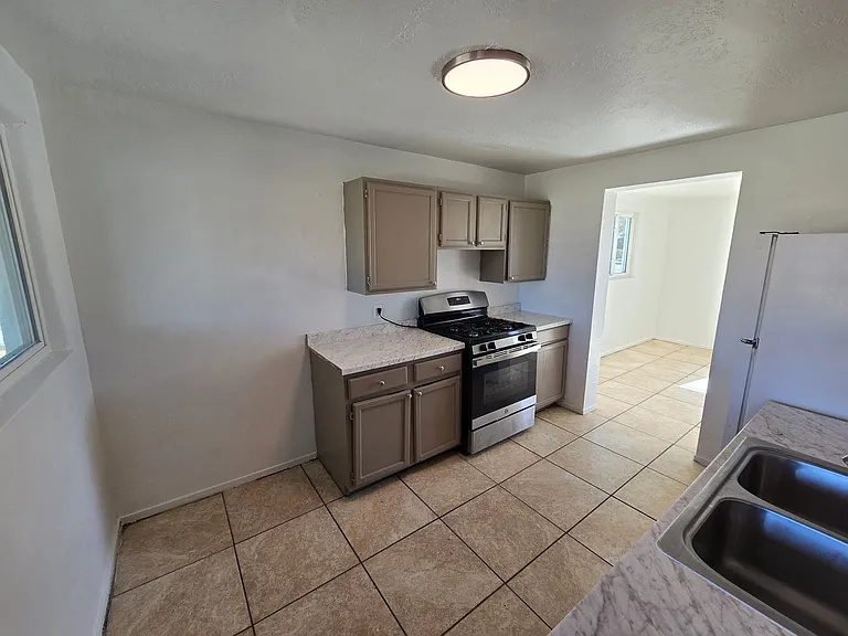 4811 Comanche Rd NE — Photo 44