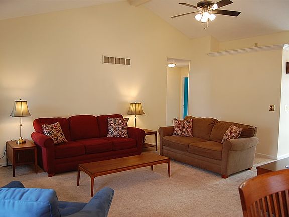 5th image of 2916 Wellington Ct