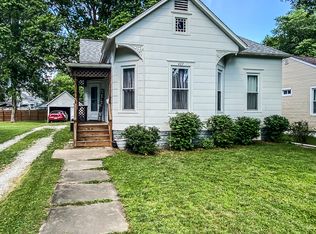 427 S Spruce St, Nokomis, IL 62075