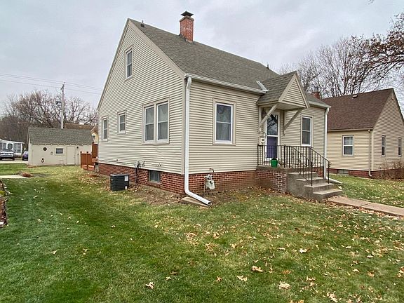 3rd image of 702 E Grimes St