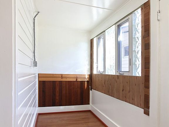 4th image of 938 Madrona Beach Rd