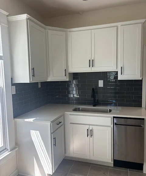 411 W 24th St #1 — Photo 2