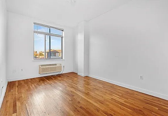 3rd image of 170 Noll St #1