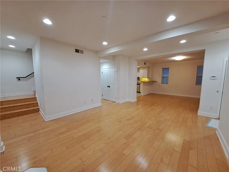6300 Honolulu Ave — Photo 9