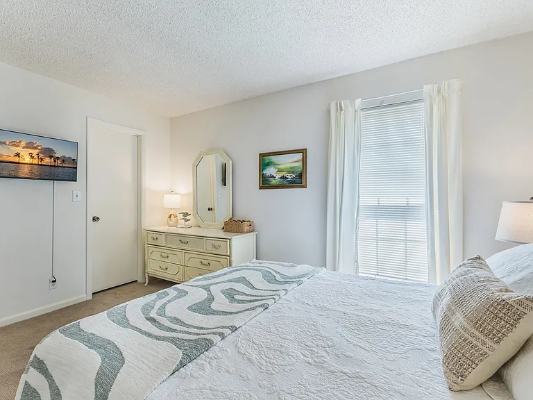 5840 Vancouver Cir #2 — Photo 25