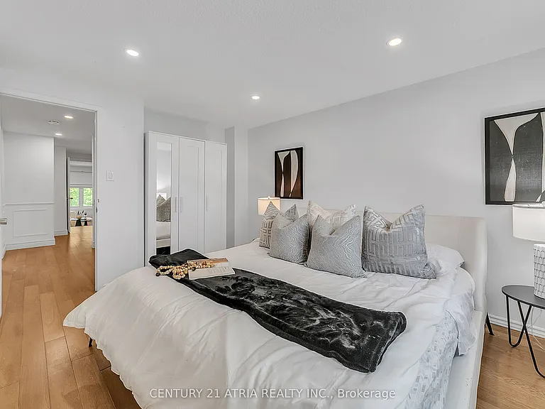10 Park Lane Cir — Photo 39