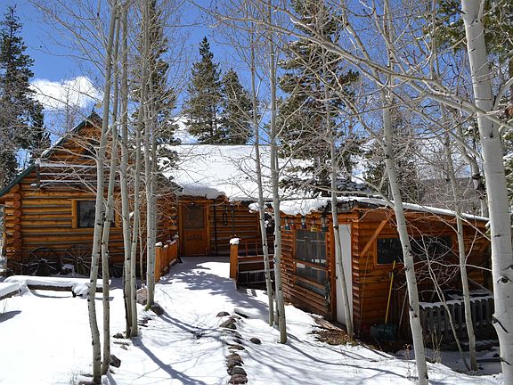 4th image of 565 Wapiti Rd