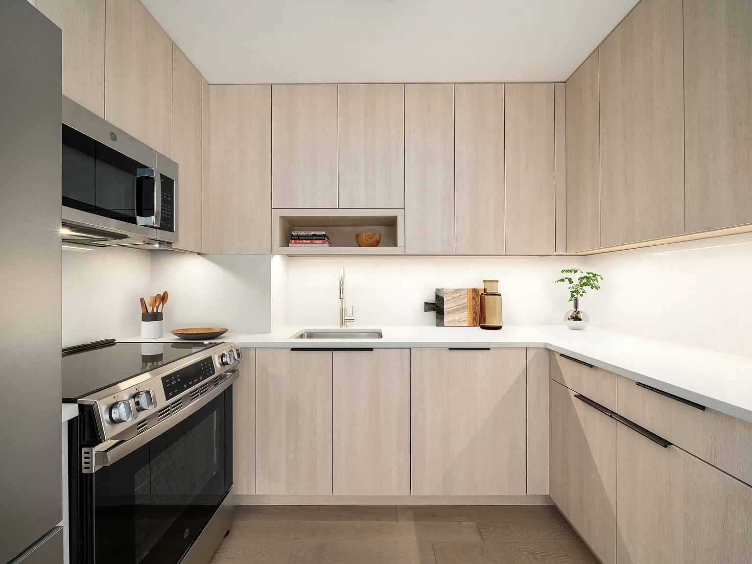 162 East 36th Street — Photo 3