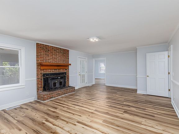 5th image of 200 Timbercreek Ct