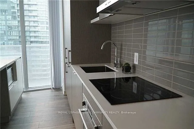 100 Harbour St — Photo 2
