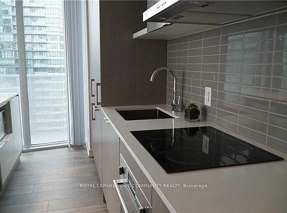 2nd image of 100 Harbour St #4902