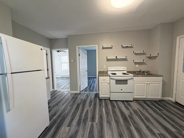 56 Vine St #1E — Photo 4