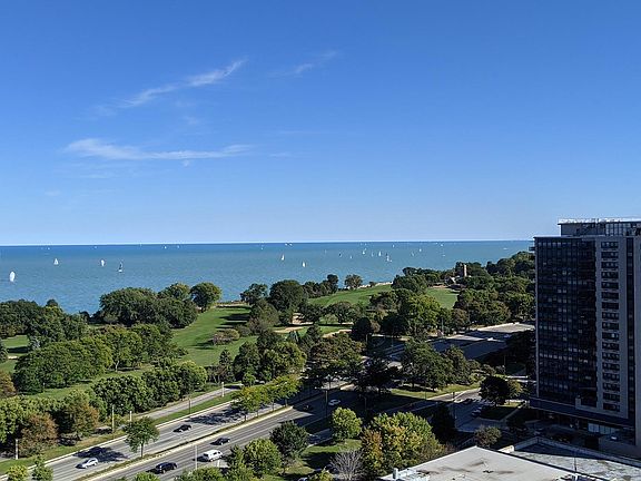 5th image of 4170 N Marine Dr APT 21L