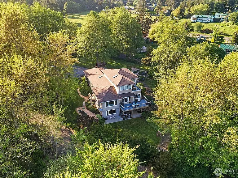 33 N Bay Ln — Photo 29