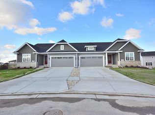 W198N5497 Magnolia Ln, Menomonee Falls, WI 53051
