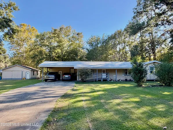 54 Sam Mitchell Rd, Picayune, MS 39466