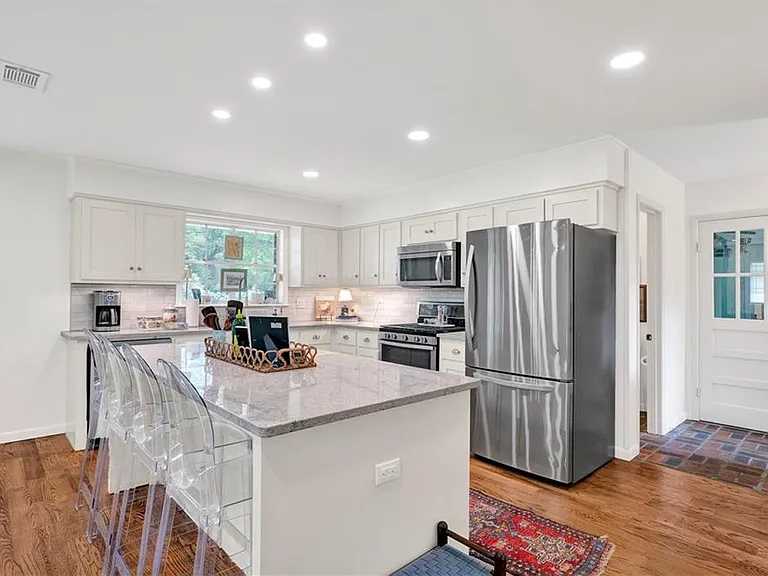 8960 Morphy Ave — Photo 20