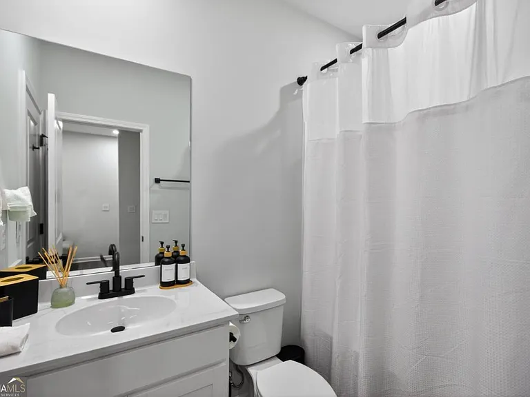 1445 Creekside Cir — Photo 32