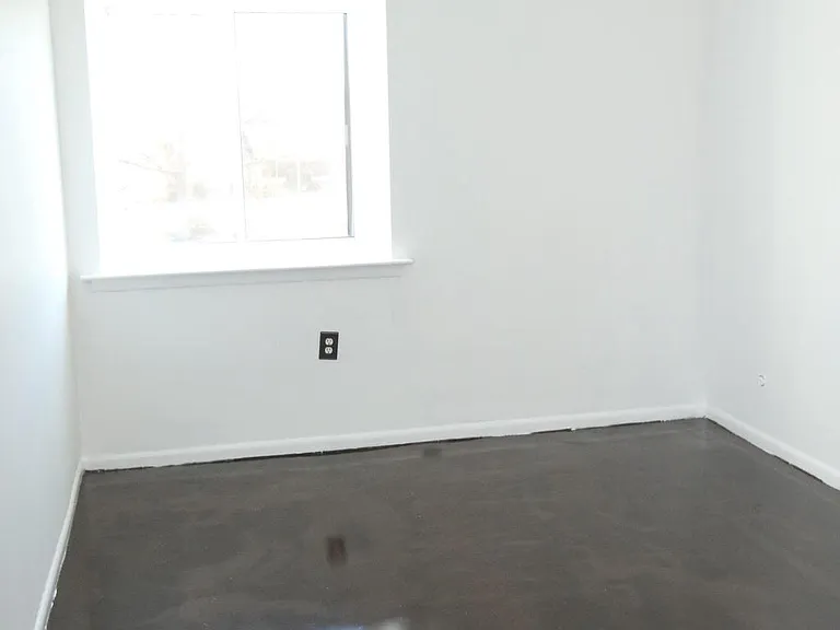 210 James Ct — Photo 15