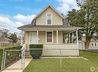 821 N Jackson St, Waukegan, IL 60085