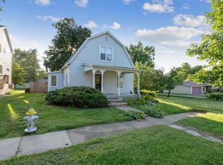 222 N Francis St, Cedar Falls, IA 50613