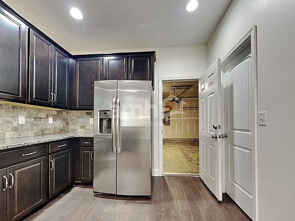 3rd image of 9919 Maywine Cir