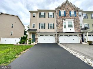 158 Graystone Dr, Trevose, PA 19053