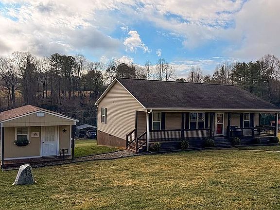 2nd image of 12 Lindsey Acres Ln