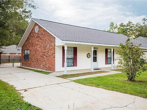 2nd image of 44159 Baywood Ct
