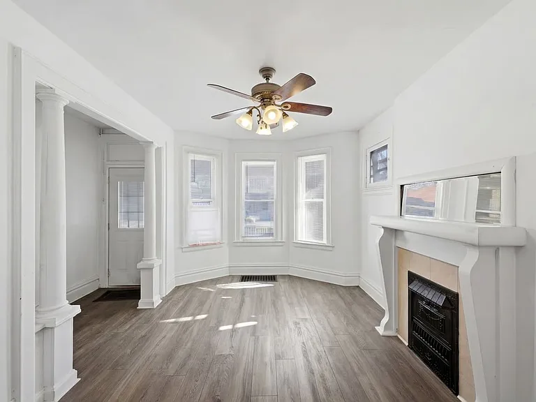 2209 Summit St — Photo 18