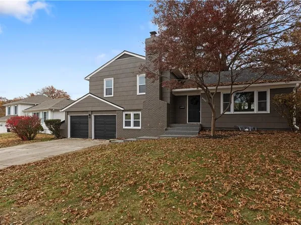 8903 W 93rd St, Overland Park, KS 66212