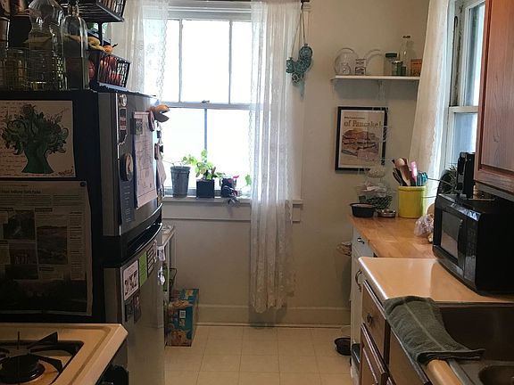 3rd image of 514 S Lincoln St #3