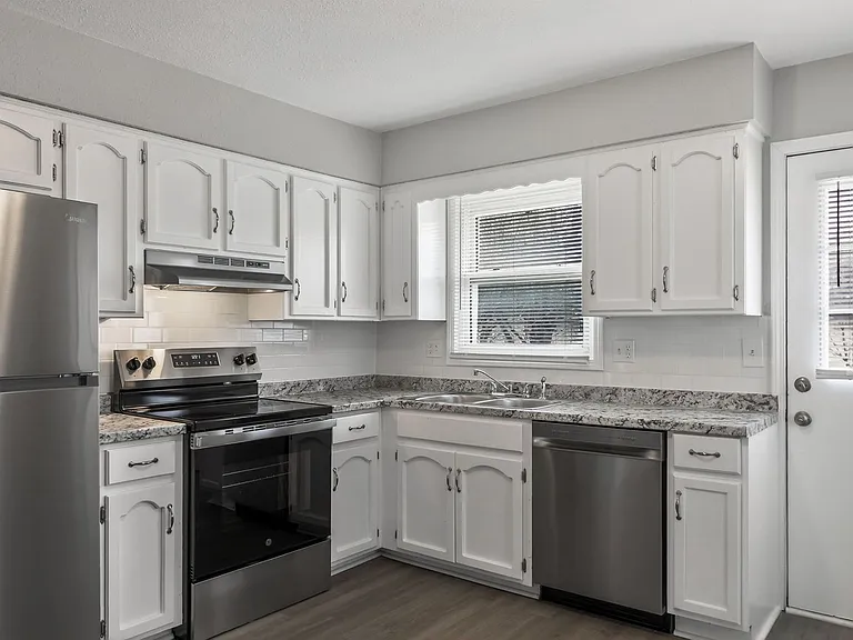 1802 SW Sunset Ave — Photo 6